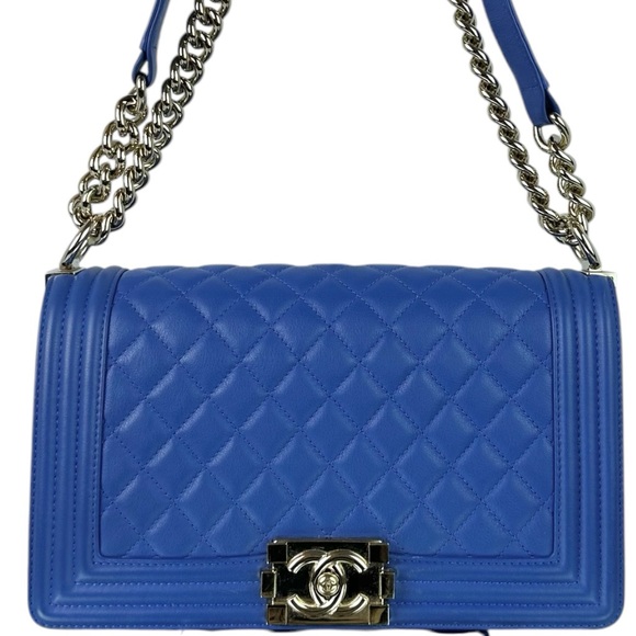 CHANEL BOY Chain Quilted Shoulder Bag Medium - Picture 3 of 10